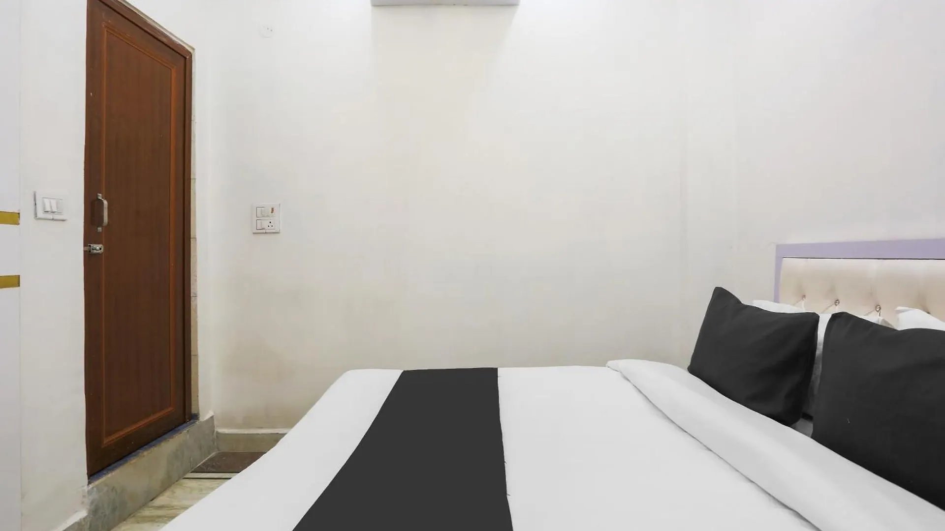 Super Hotel O Golden Key Rohini Delhi