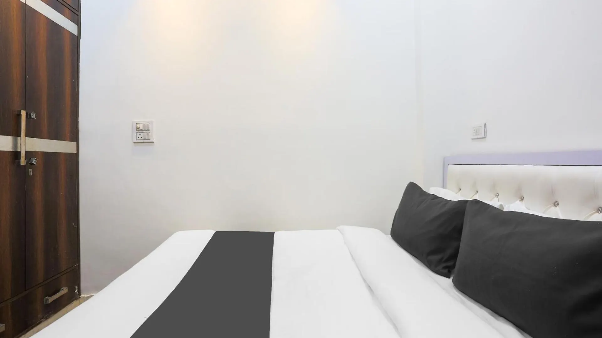 Super Hotel O Golden Key Rohini Delhi